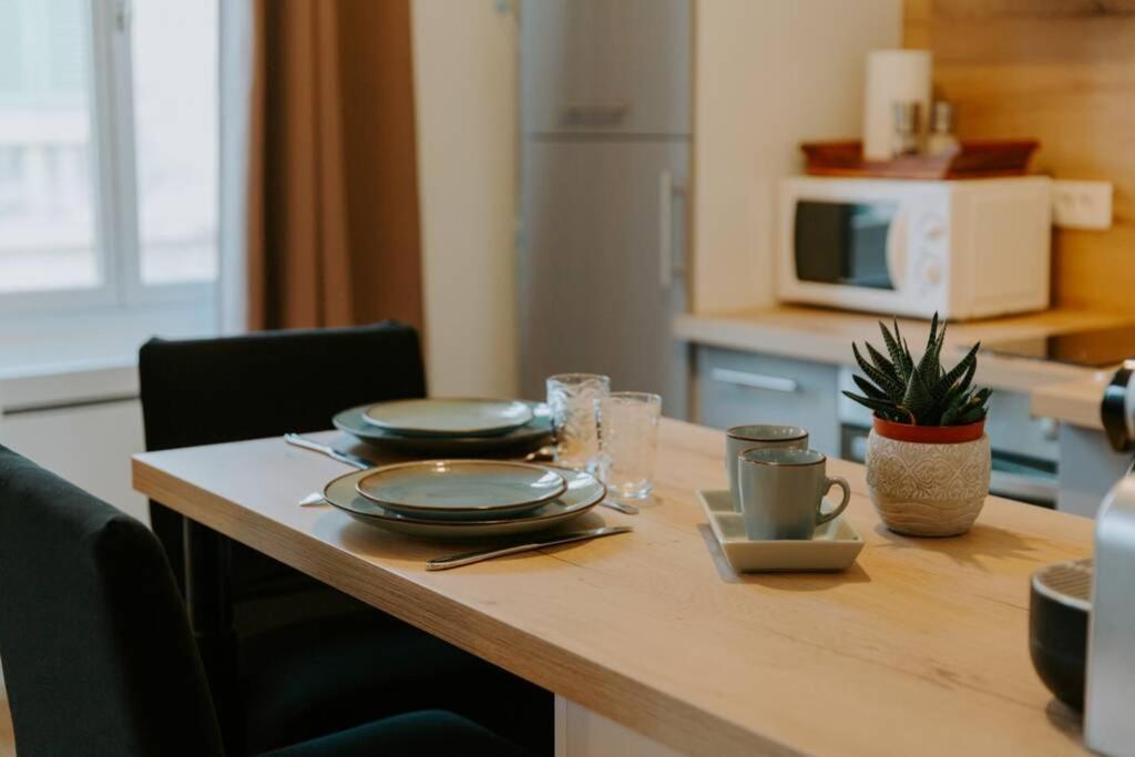 Les Berges Du Roubion Studio Cosy Et Moderne Montélimar Zewnętrze zdjęcie